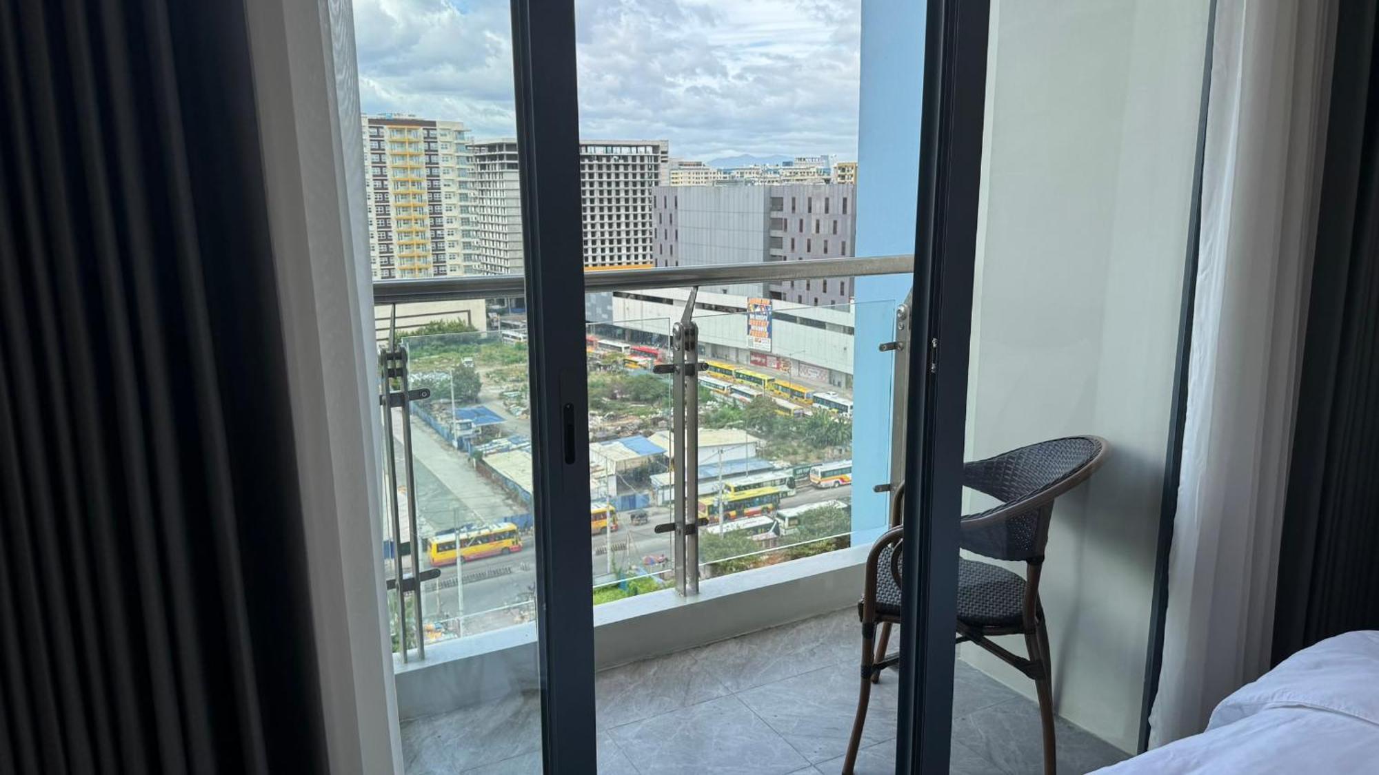 L Condotel Paranaque City Zewnętrze zdjęcie